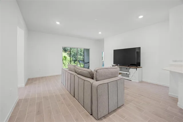 $2,300 | 19581 Southwest 77th Place, Dunnellon, FL 34432