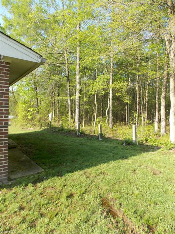 360 Poole Road Thomasville, NC 27360 - Photo 11 of 12 yard