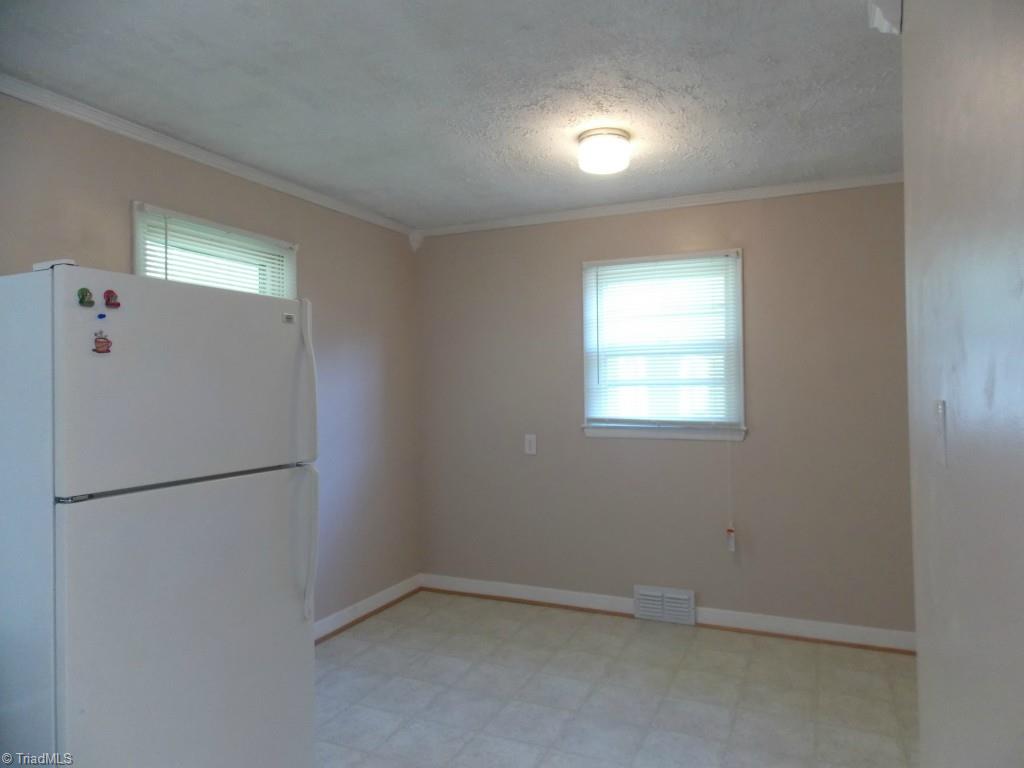 360 Poole Road Thomasville, NC 27360 - Photo 7 of 12 kitchen