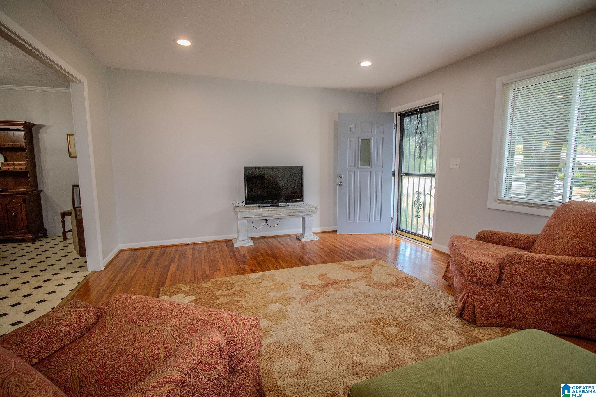 1307 Robertson Road Anniston, AL 36207 - Photo 14 of 32