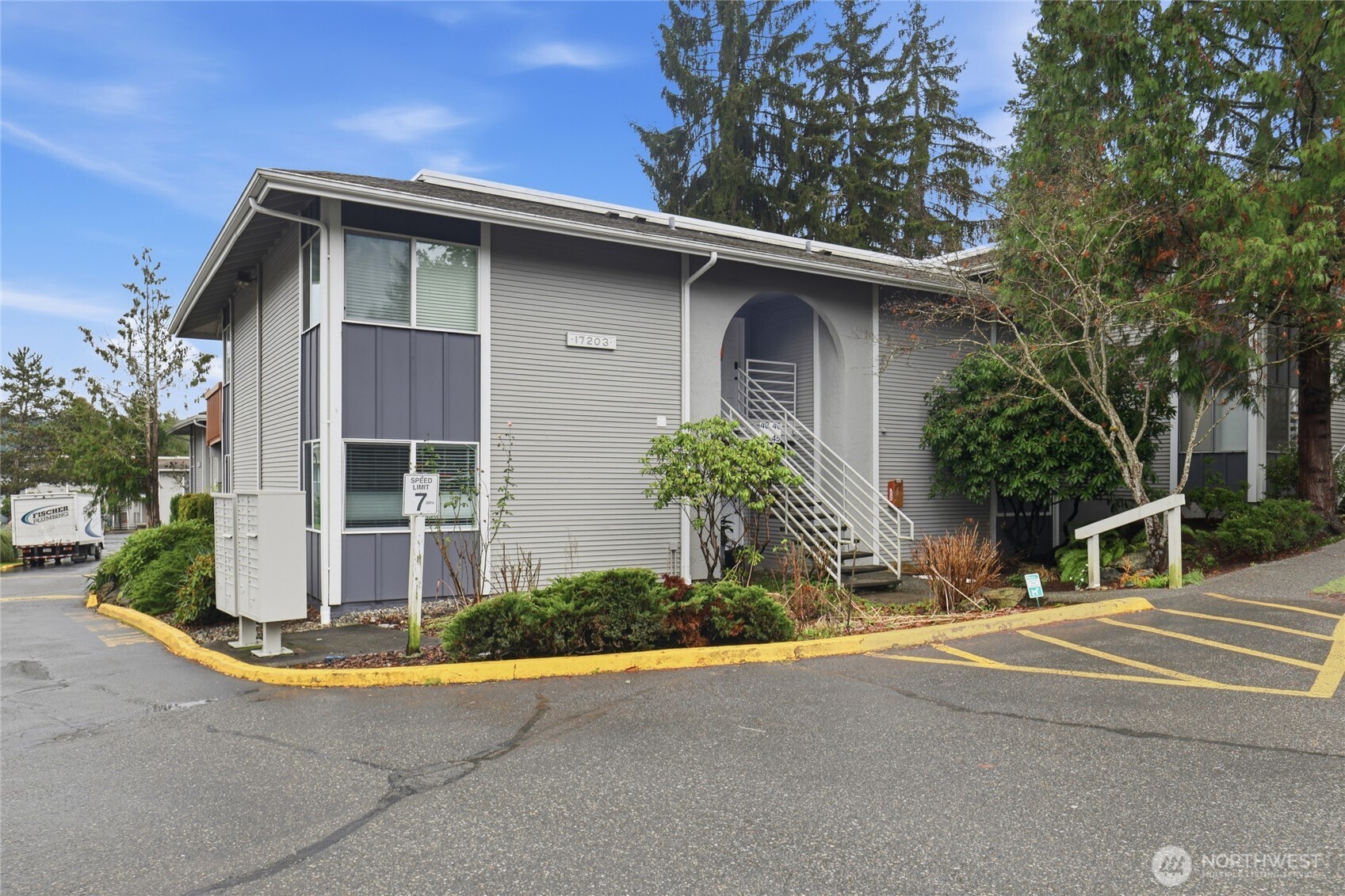 17203 Northeast 45th Street, Unit 47 Redmond, WA 98052 - Photo 2 of 28