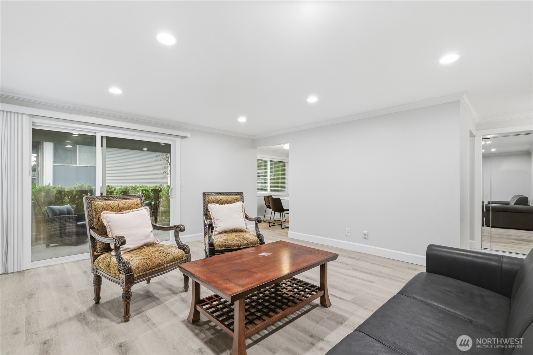 17203 Northeast 45th Street, Unit 47 Redmond, WA 98052 - Photo 7 of 28