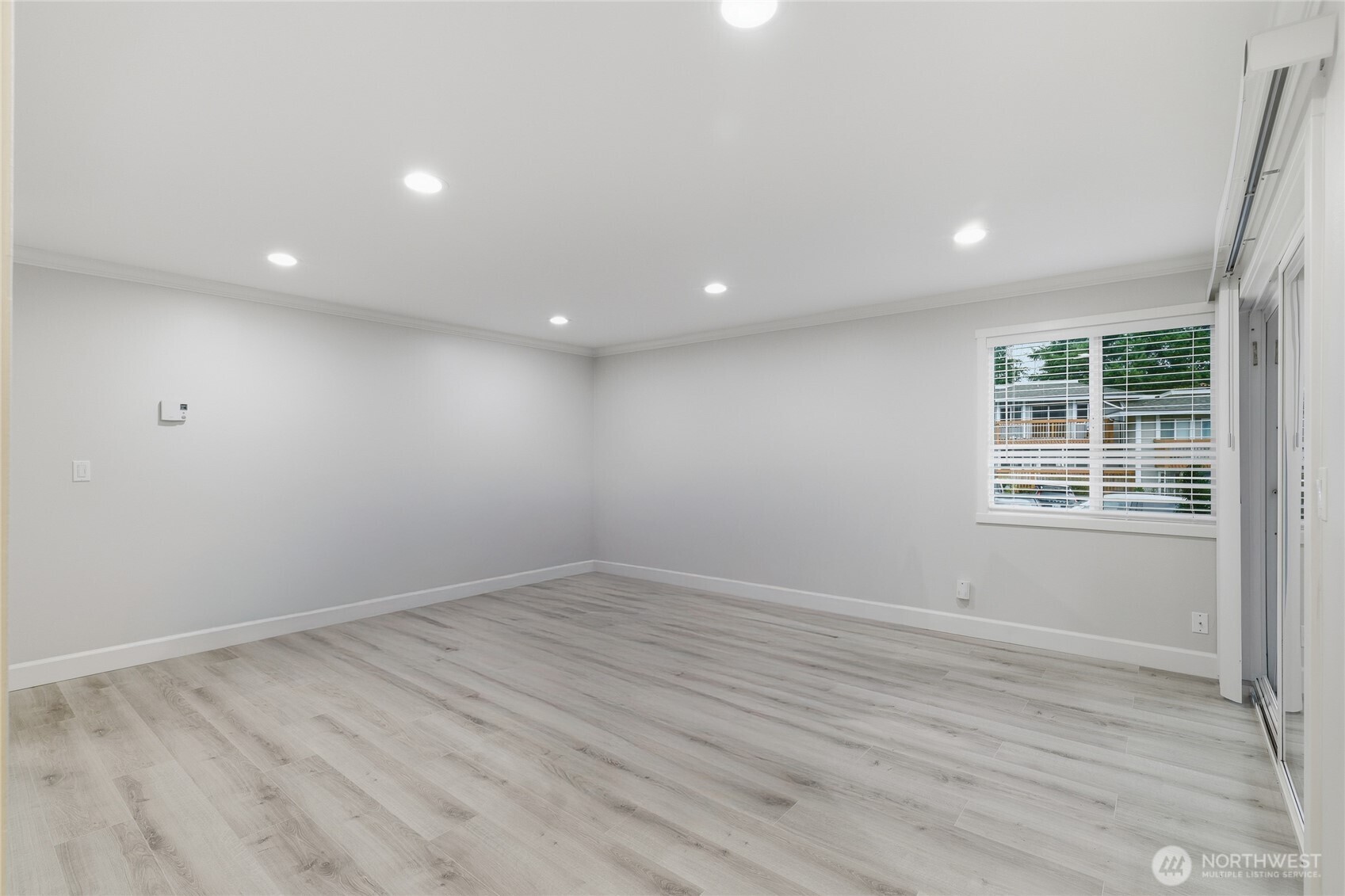 17203 Northeast 45th Street, Unit 47 Redmond, WA 98052 - Photo 8 of 28