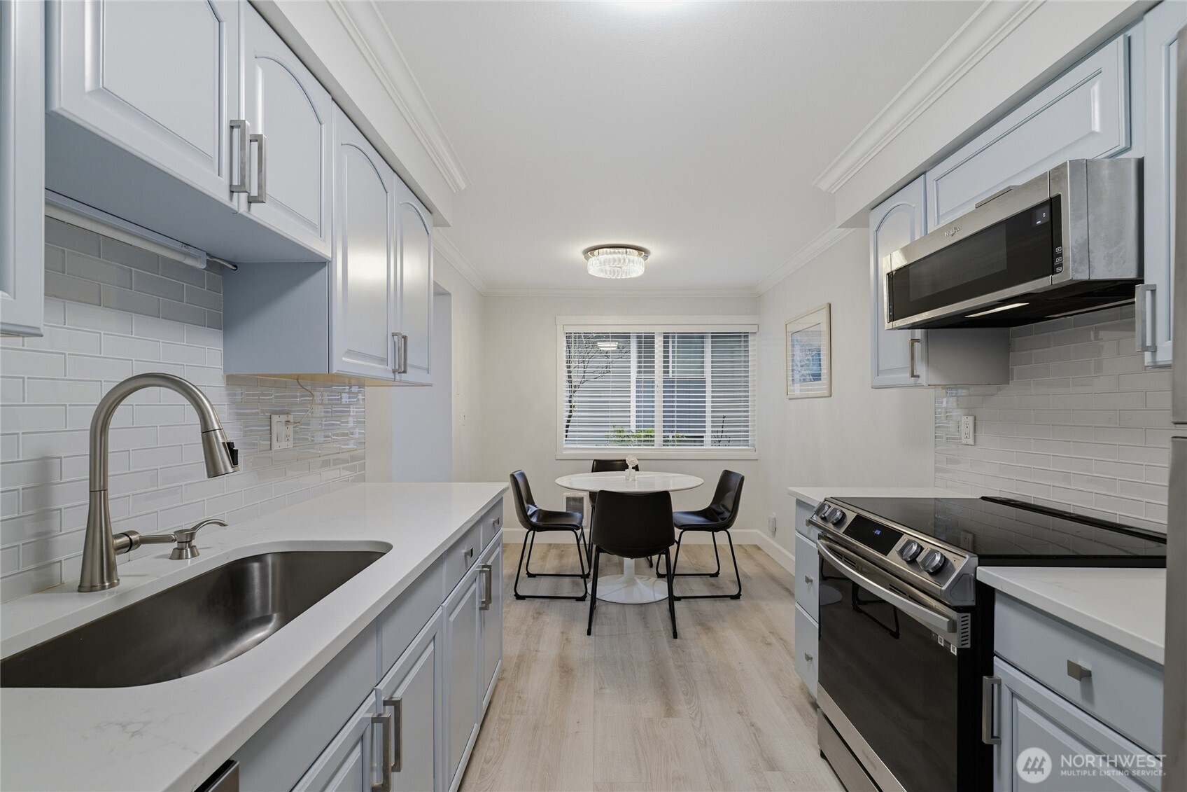 17203 Northeast 45th Street, Unit 47 Redmond, WA 98052 - Photo 9 of 28