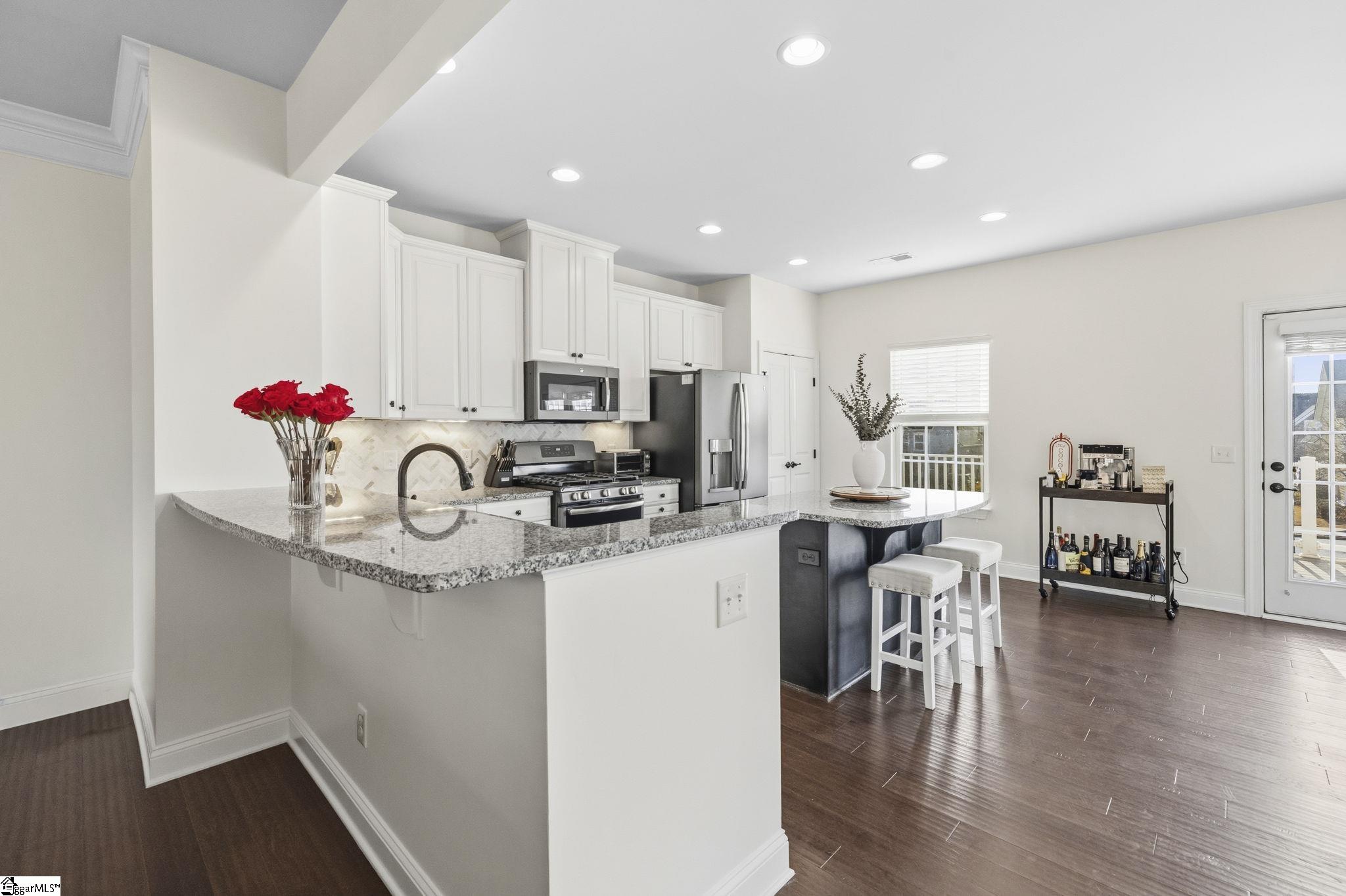 236 Rocky Slope Road Greenville, SC 29607 - Photo 8 of 32 Gallery Image 8