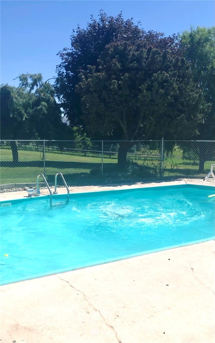 28 Dixon Road Omak, WA 98841 - Photo 3 of 39 a view of a park