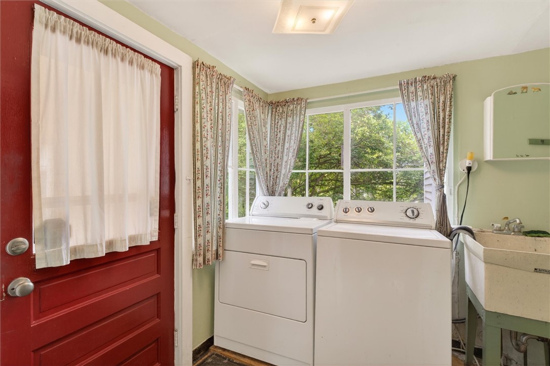 4461 Culver Road Irondequoit, NY 14622 - Photo 23 of 50