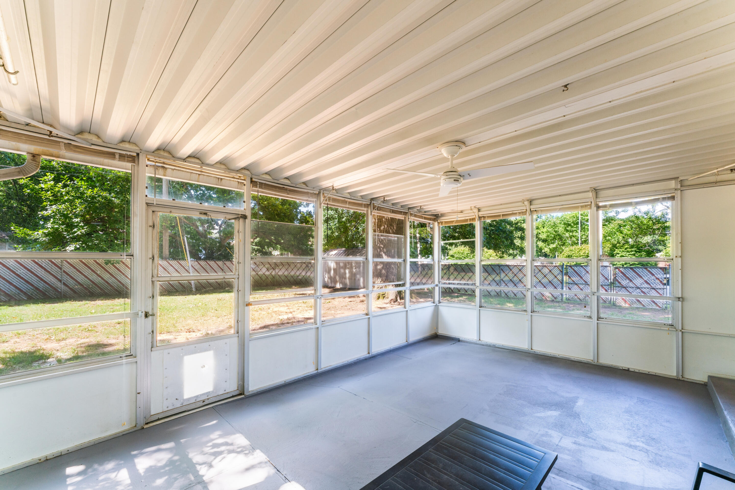1206 East Rosebrier Street Springfield, MO 65804 - Photo 21 of 27 Sunroom