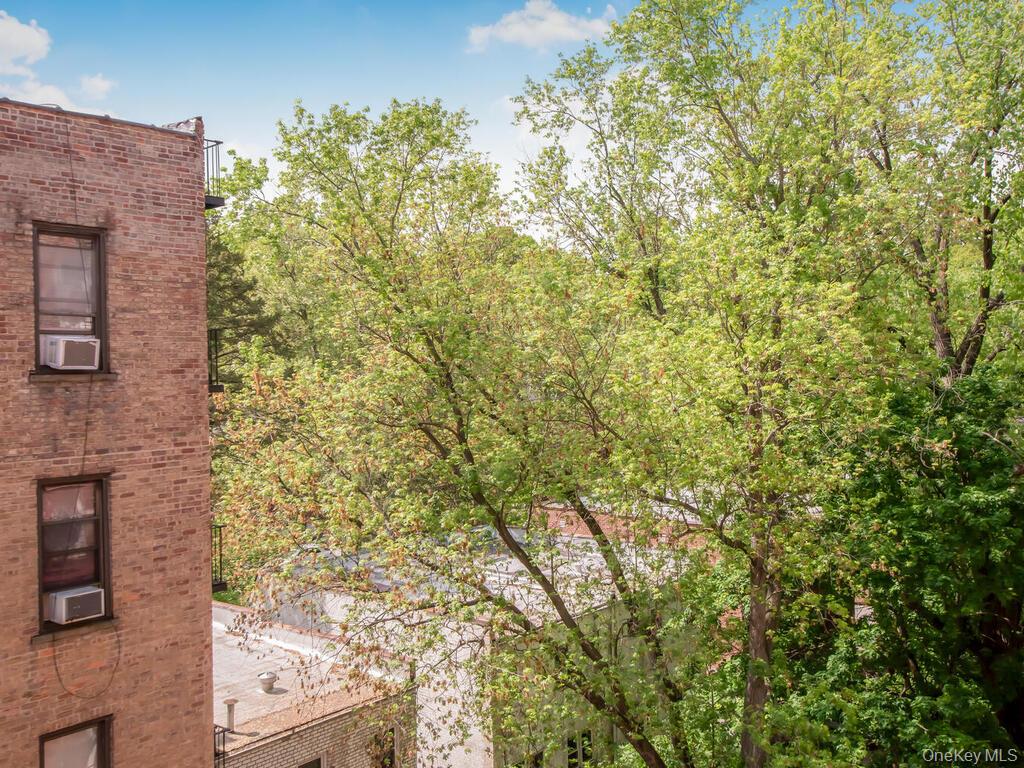 6535 Broadway, Unit 5C Bronx, NY 10471 - Photo 11 of 12 view of a building