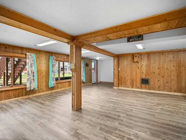 $425,000 | 20041 East Chippewa Drive, Evart, MI 49631