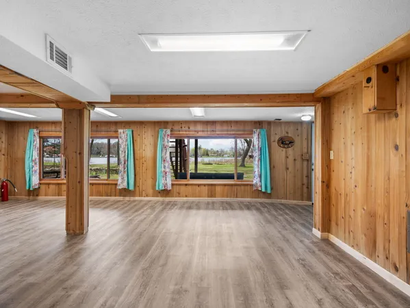 $425,000 | 20041 East Chippewa Drive, Evart, MI 49631