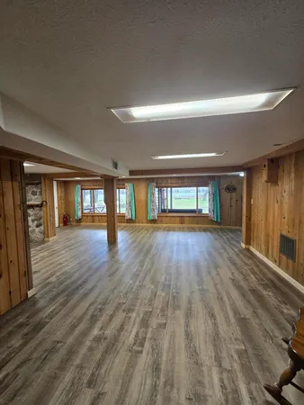 $425,000 | 20041 East Chippewa Drive, Evart, MI 49631
