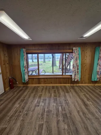 $425,000 | 20041 East Chippewa Drive, Evart, MI 49631