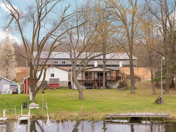 $425,000 | 20041 East Chippewa Drive, Evart, MI 49631