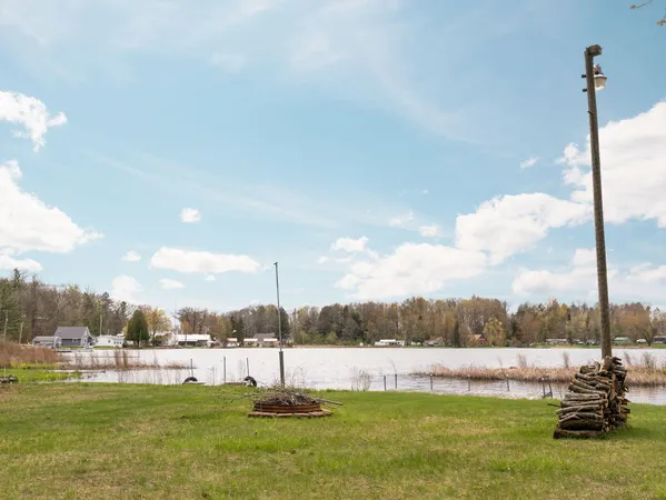 $425,000 | 20041 East Chippewa Drive, Evart, MI 49631