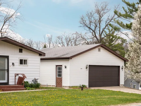 $425,000 | 20041 East Chippewa Drive, Evart, MI 49631