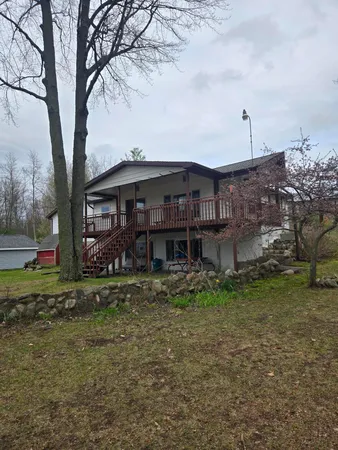 $425,000 | 20041 East Chippewa Drive, Evart, MI 49631
