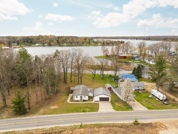 $425,000 | 20041 East Chippewa Drive, Evart, MI 49631