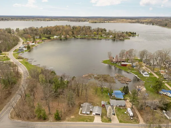 $425,000 | 20041 East Chippewa Drive, Evart, MI 49631
