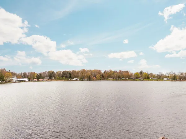 $425,000 | 20041 East Chippewa Drive, Evart, MI 49631