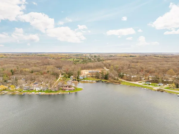 $425,000 | 20041 East Chippewa Drive, Evart, MI 49631
