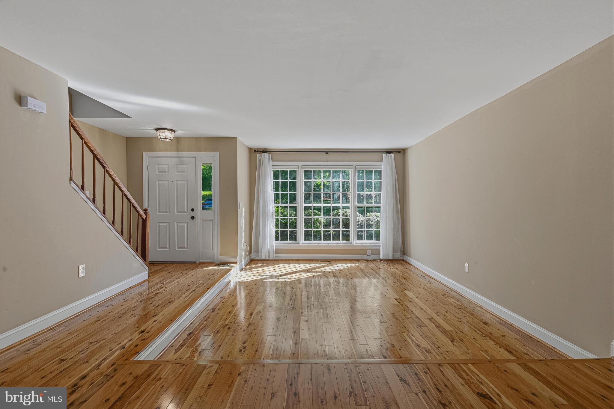8144 Cliffview Avenue Springfield, VA 22153 - Photo 5 of 37
