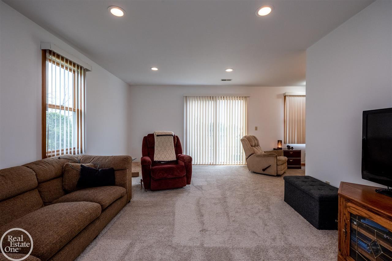 5425 Kidder Road Almont, MI 48003 - Photo 17 of 47 Living Room