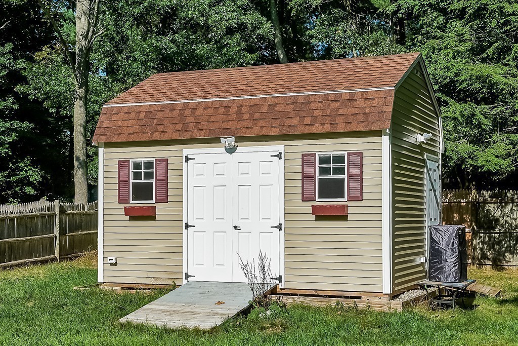 18 Lee Road Sharon, MA 02067 - Photo 26 of 28 Gallery Image 26