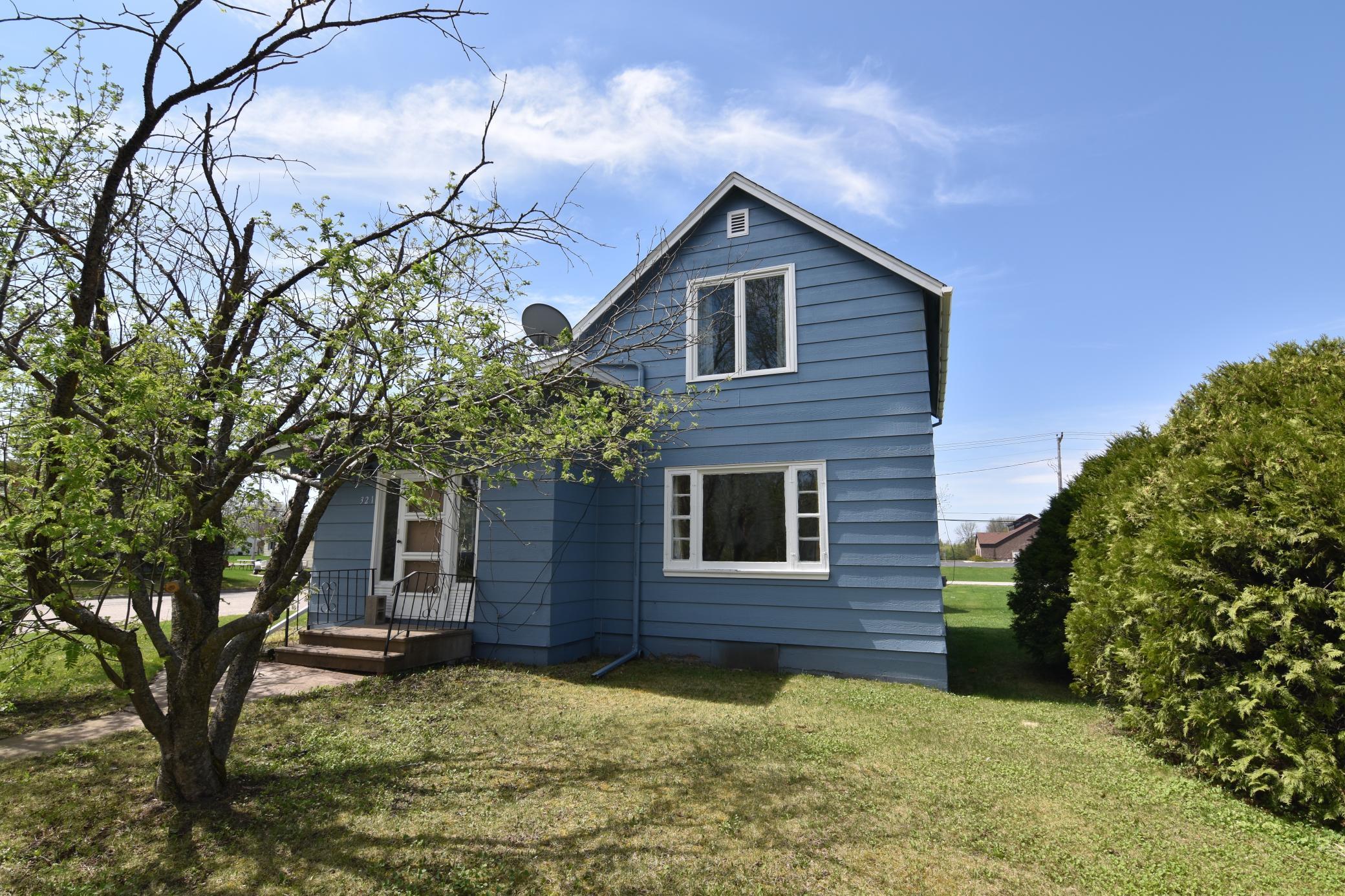 321 1st Avenue Southwest Baudette, MN 56623 - Photo 3 of 17