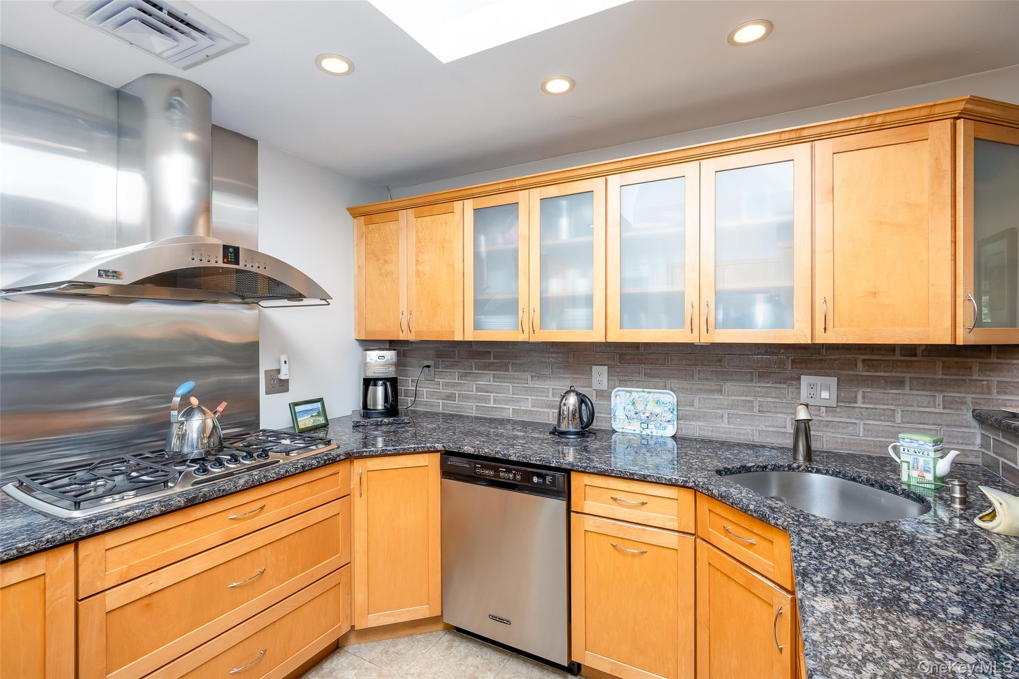 4 Knoll Top Road Stony Brook, NY 11790 - Photo 11 of 40