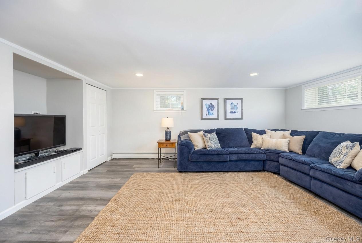 4 Knoll Top Road Stony Brook, NY 11790 - Photo 19 of 40 Large and light open rec room