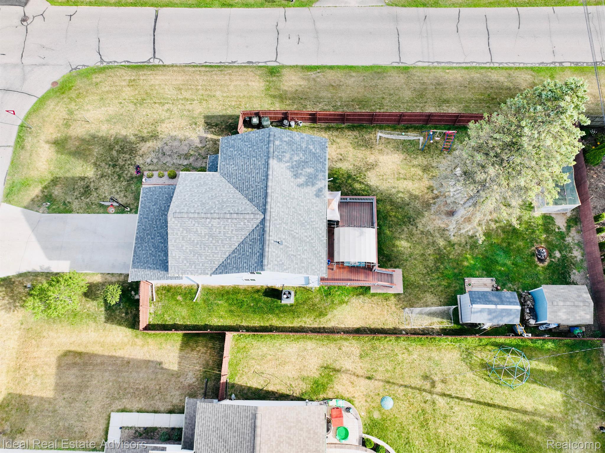 2474 Hessel Avenue Rochester, MI 48307 - Photo 4 of 37 Gallery Image 4