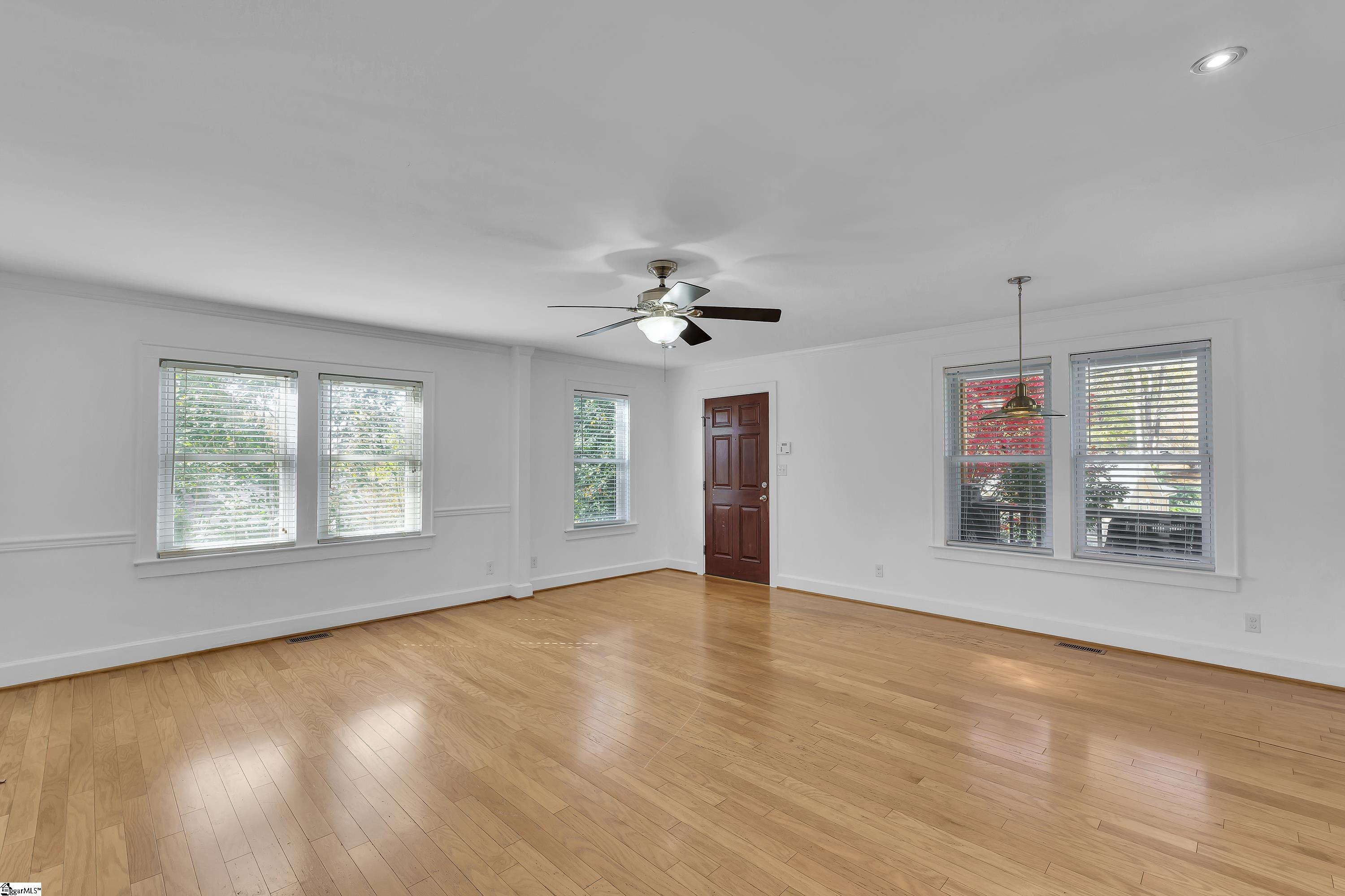 317 Briarcliff Drive Greenville, SC 29607 - Photo 7 of 36