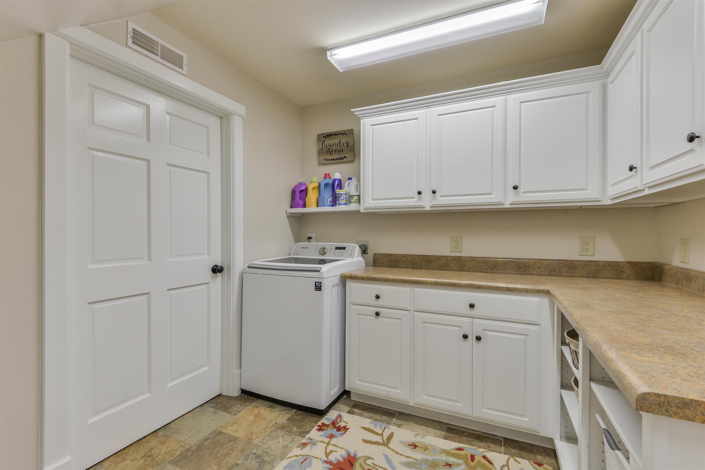 3129 Belotes Ferry Road Lebanon, TN 37087 - Photo 23 of 29 a view of cabinets with wooden floor