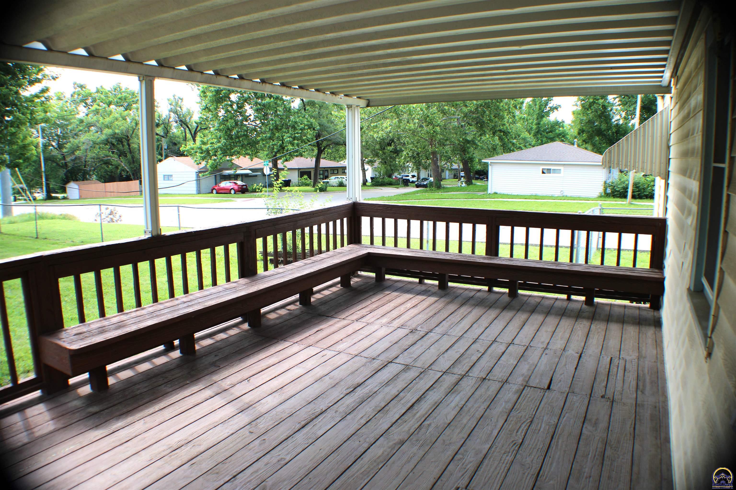 1014 Southeast 21st Street Topeka, KS 66607 - Photo 7 of 25
