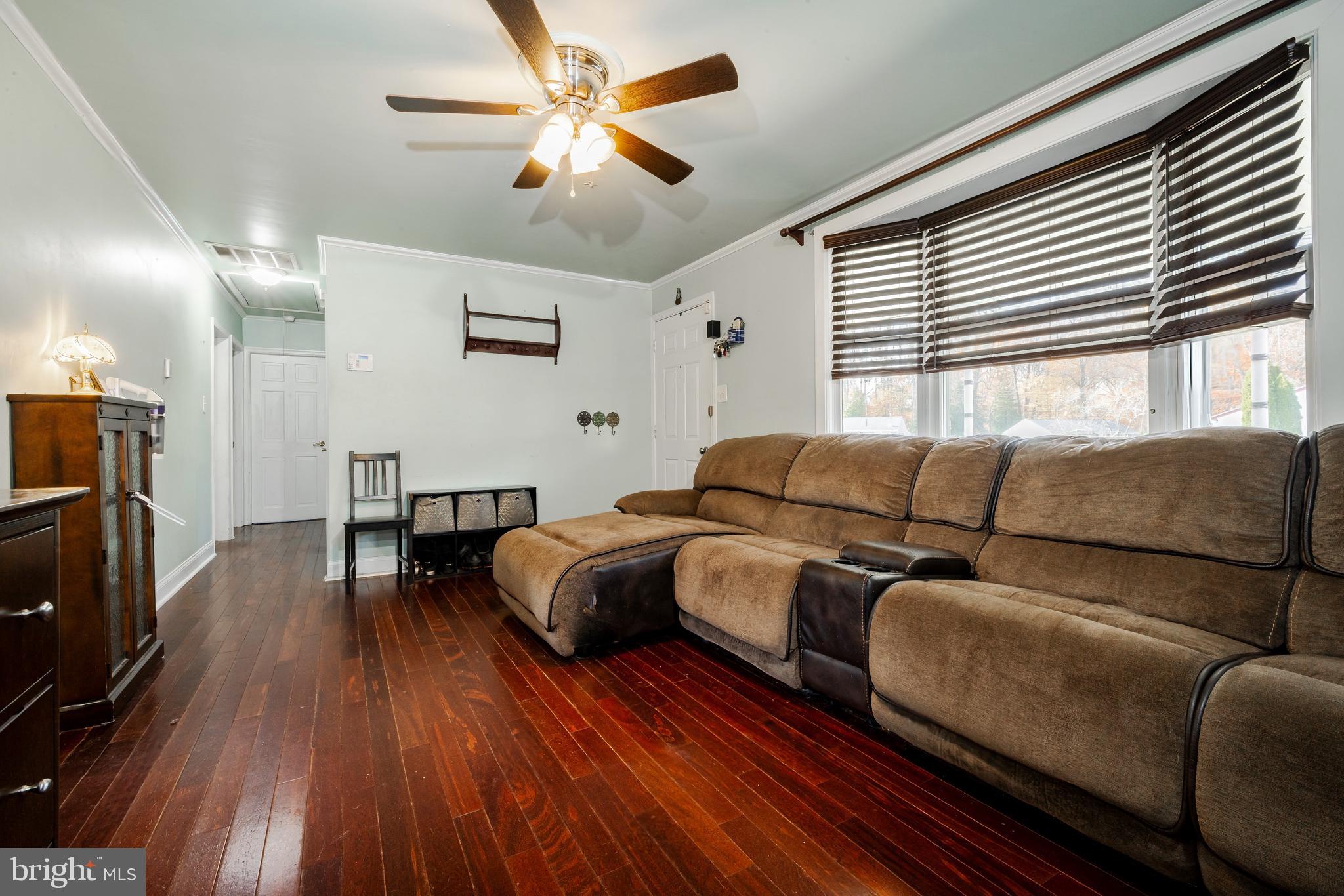 808 Jaguar Road Lindenwold, NJ 08021 - Photo 4 of 22