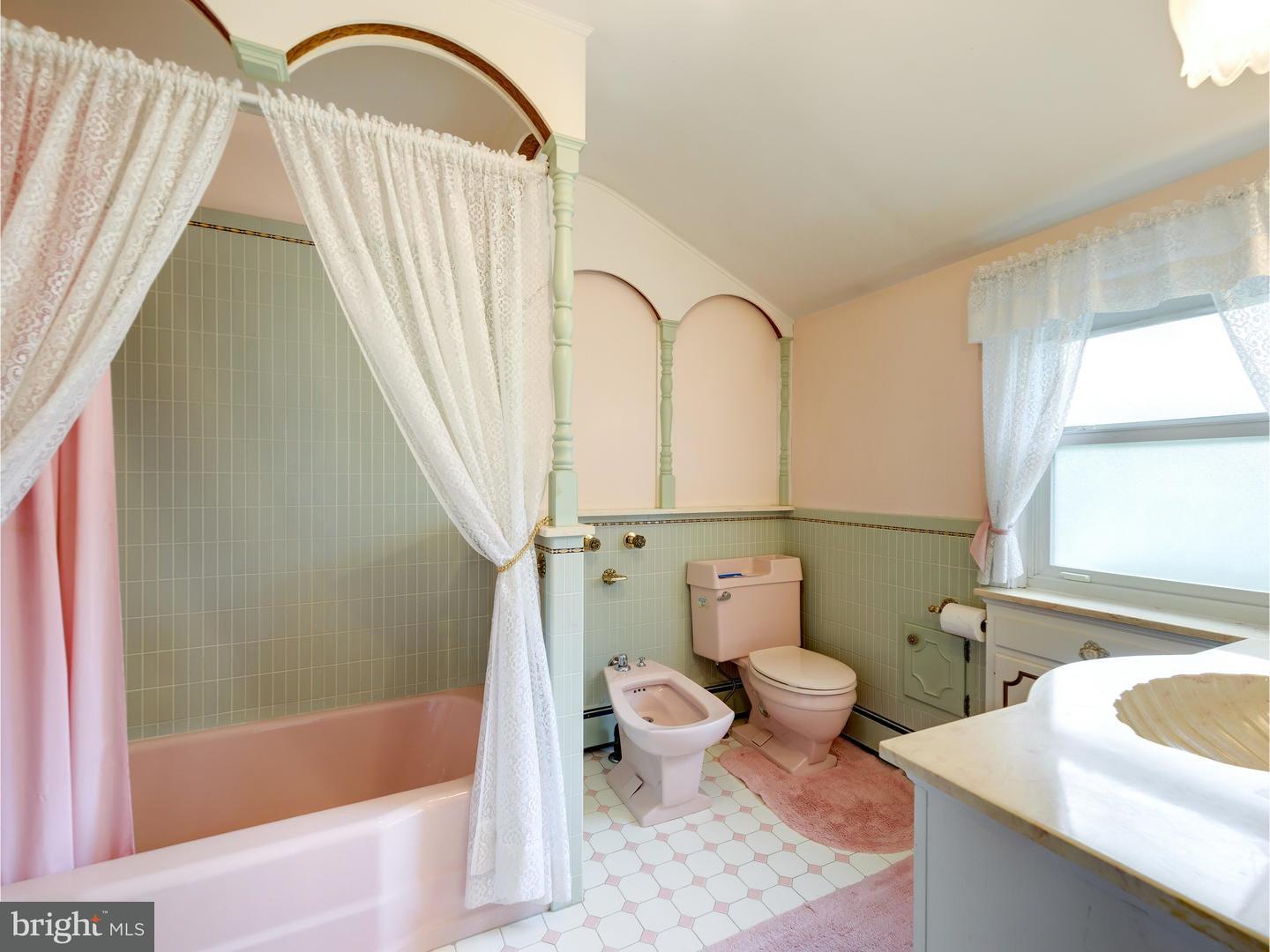 162 Upper Gulph Road Wayne, PA 19087 - Photo 14 of 25 Bathroom