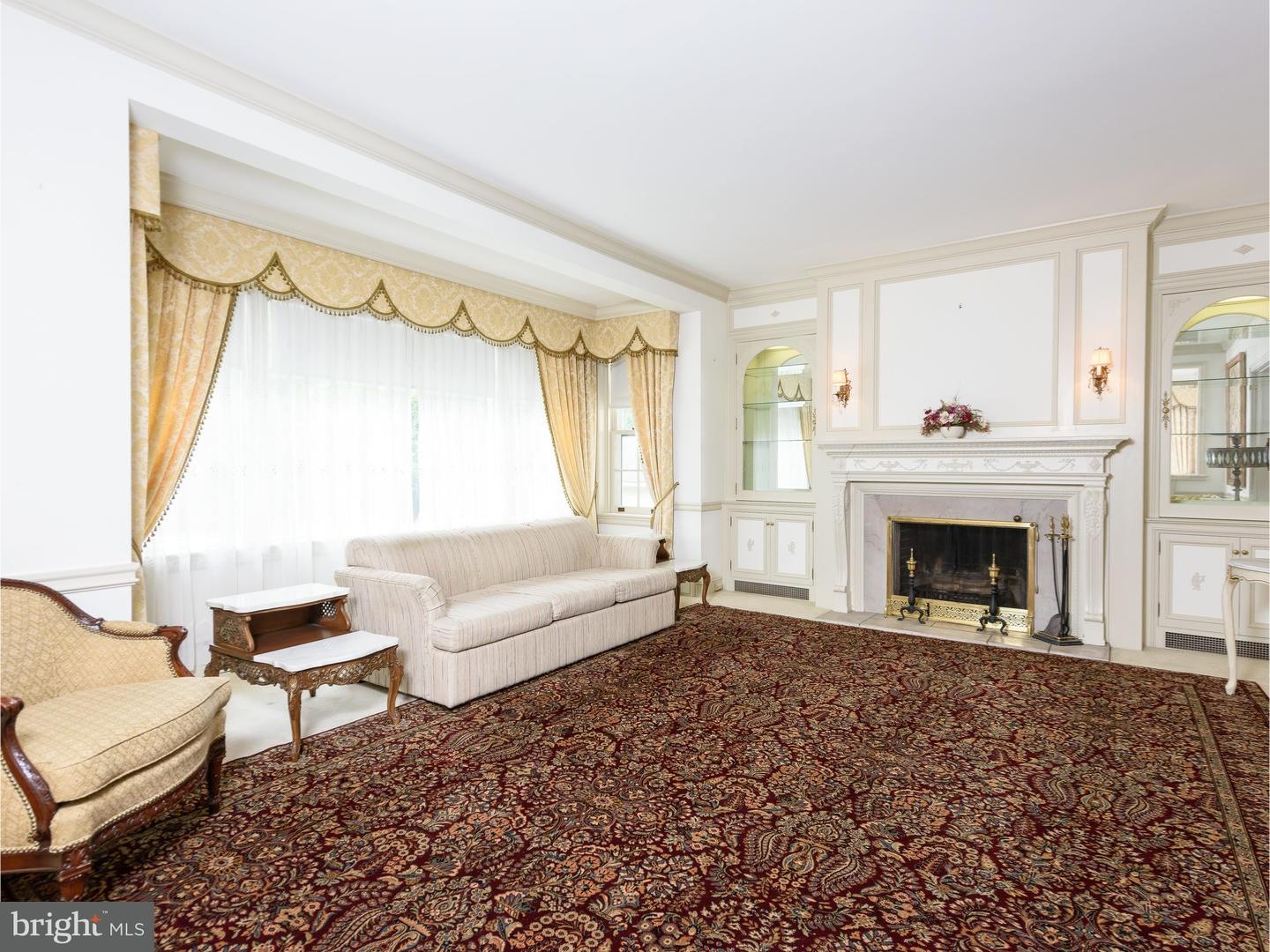 162 Upper Gulph Road Wayne, PA 19087 - Photo 5 of 25 Living Room
