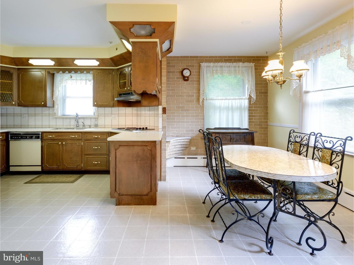162 Upper Gulph Road Wayne, PA 19087 - Photo 9 of 25 Kitchen