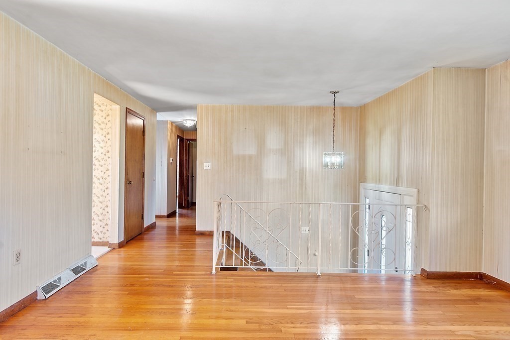 50 Roper Lane Tewksbury, MA 01876 - Photo 4 of 41 Gallery Image 4