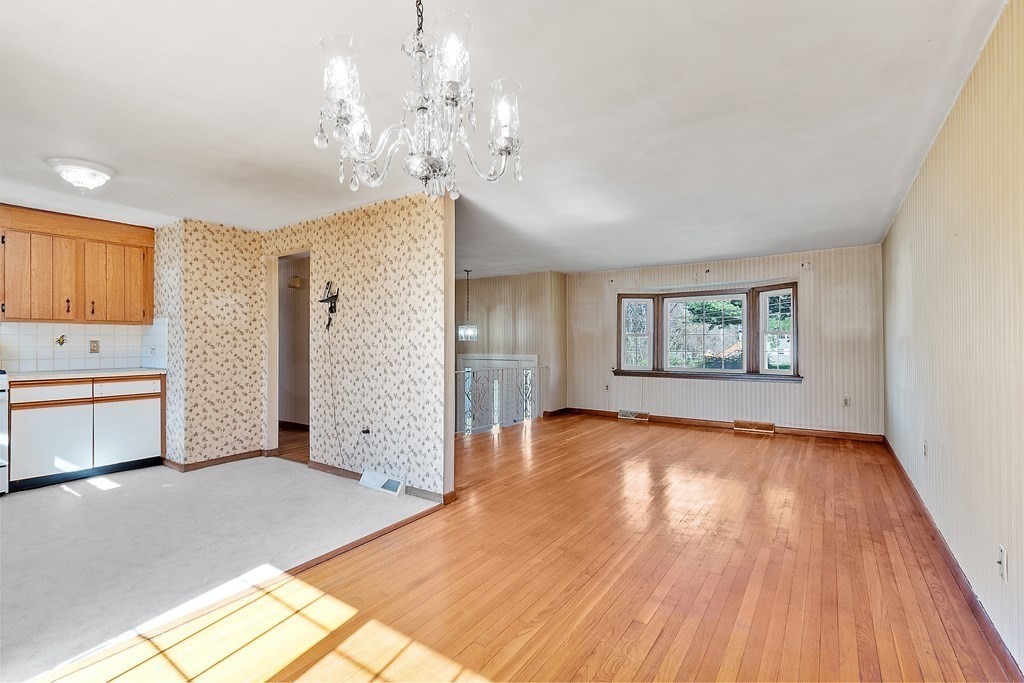 50 Roper Lane Tewksbury, MA 01876 - Photo 9 of 41 Gallery Image 9