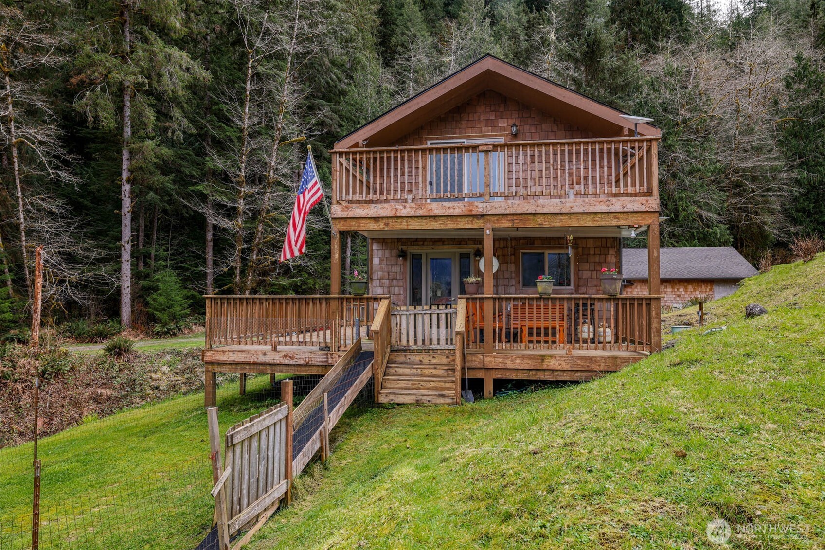 27 Olson Road Quinault, WA 98575 - Photo 4 of 40