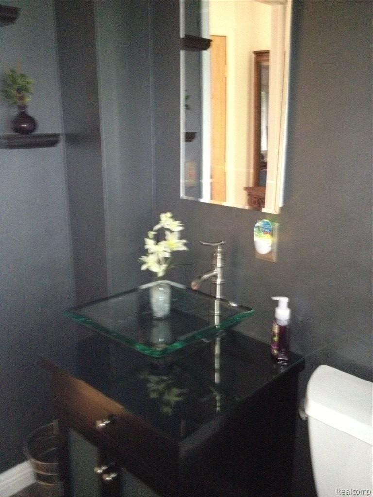47794 Greenview Road Utica, MI 48317 - Photo 7 of 15 green7.jpeg