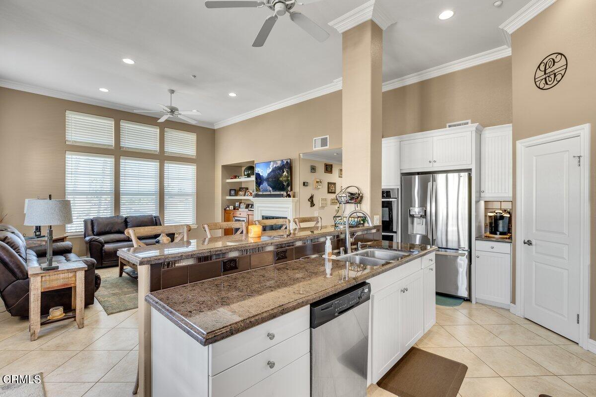 1561 Windshore Way Oxnard, CA 93035 - Photo 9 of 33 009_1565-windshore-way-oxnard-ca-usa-005