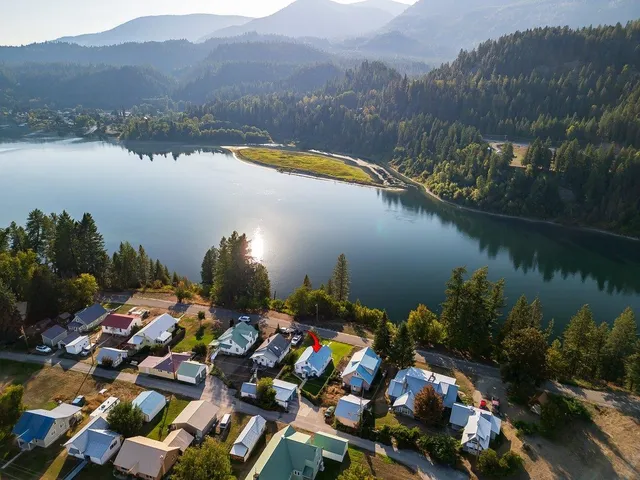 $245,000 | 409 Pend Oreille Boulevard, Metaline Falls, WA 99153