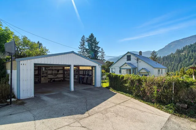 $245,000 | 409 Pend Oreille Boulevard, Metaline Falls, WA 99153