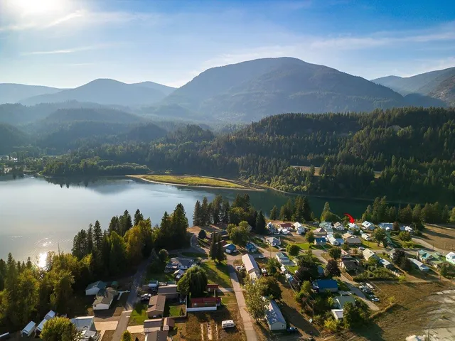 $245,000 | 409 Pend Oreille Boulevard, Metaline Falls, WA 99153