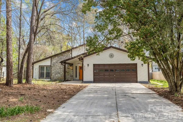 $3,000 | 6722 Stillmeadow Drive, Charlotte, NC 28277