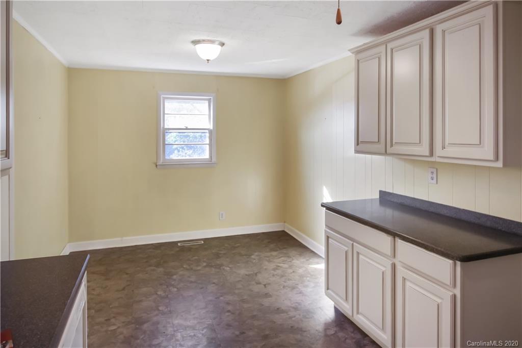 2831 Hankins Road Marion, NC 28752 - Photo 6 of 18 Gallery Image 6