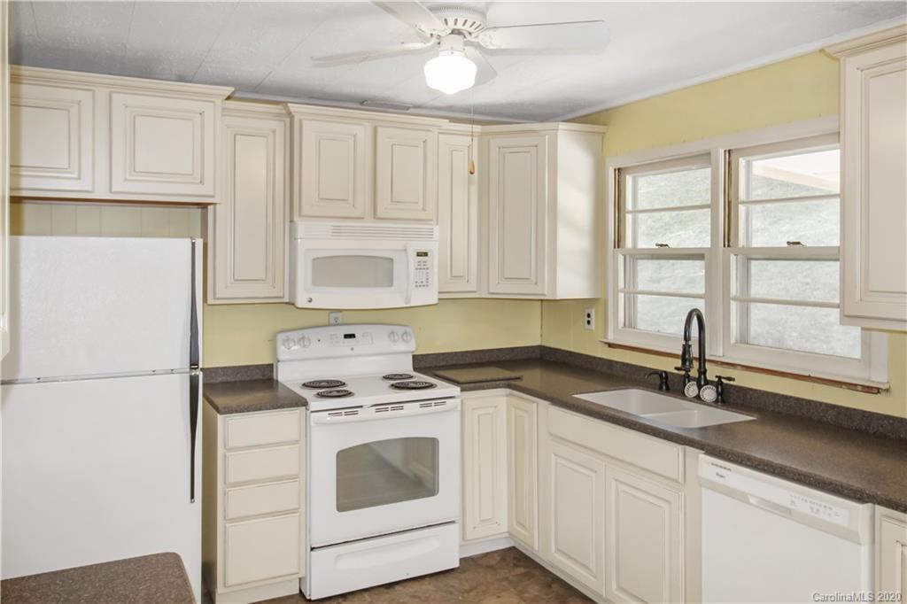 2831 Hankins Road Marion, NC 28752 - Photo 7 of 18 Gallery Image 7